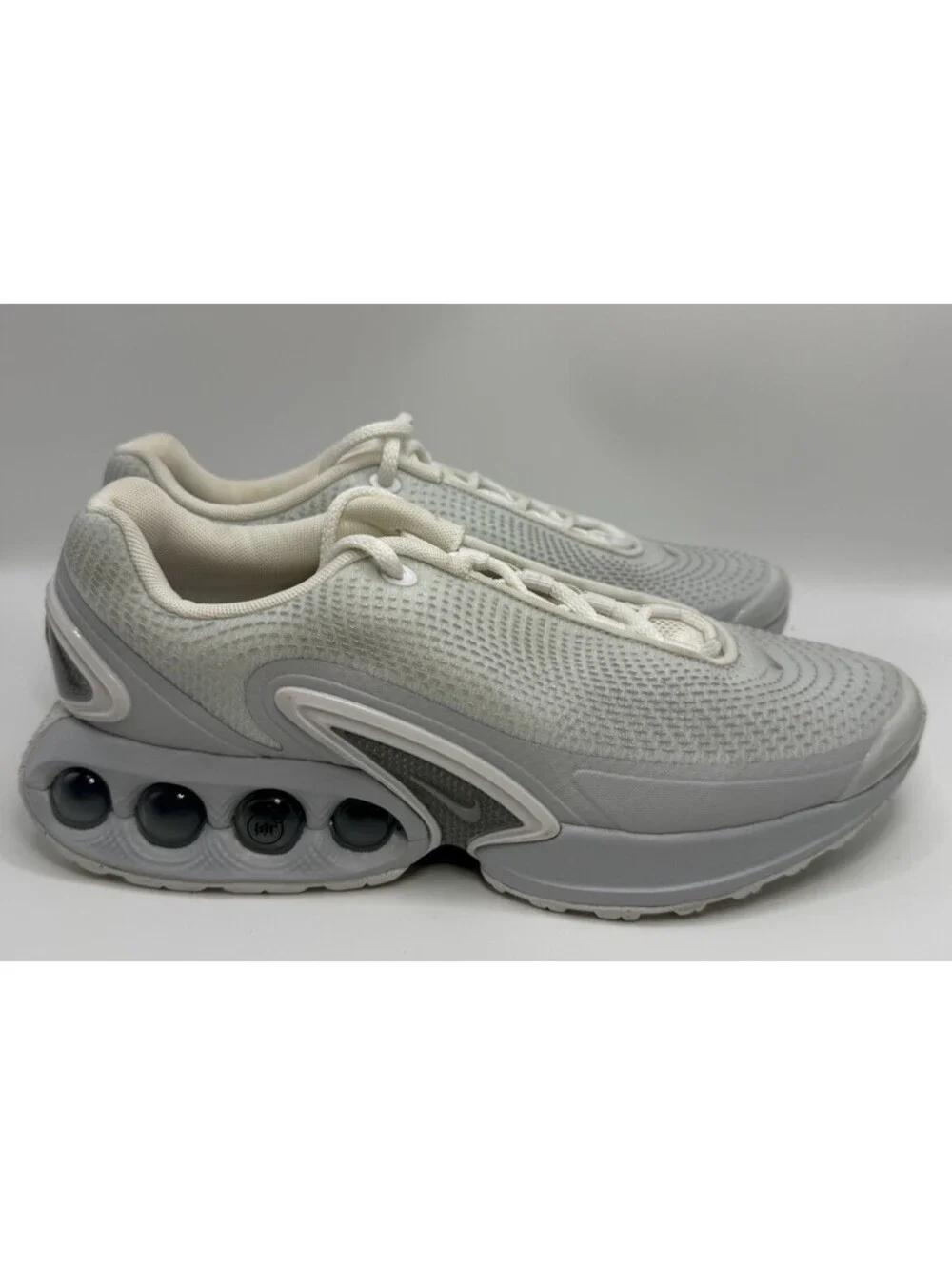 Nike Air Max DN Womens Size 10 White Athletic Running Walking Shoes Sneakers